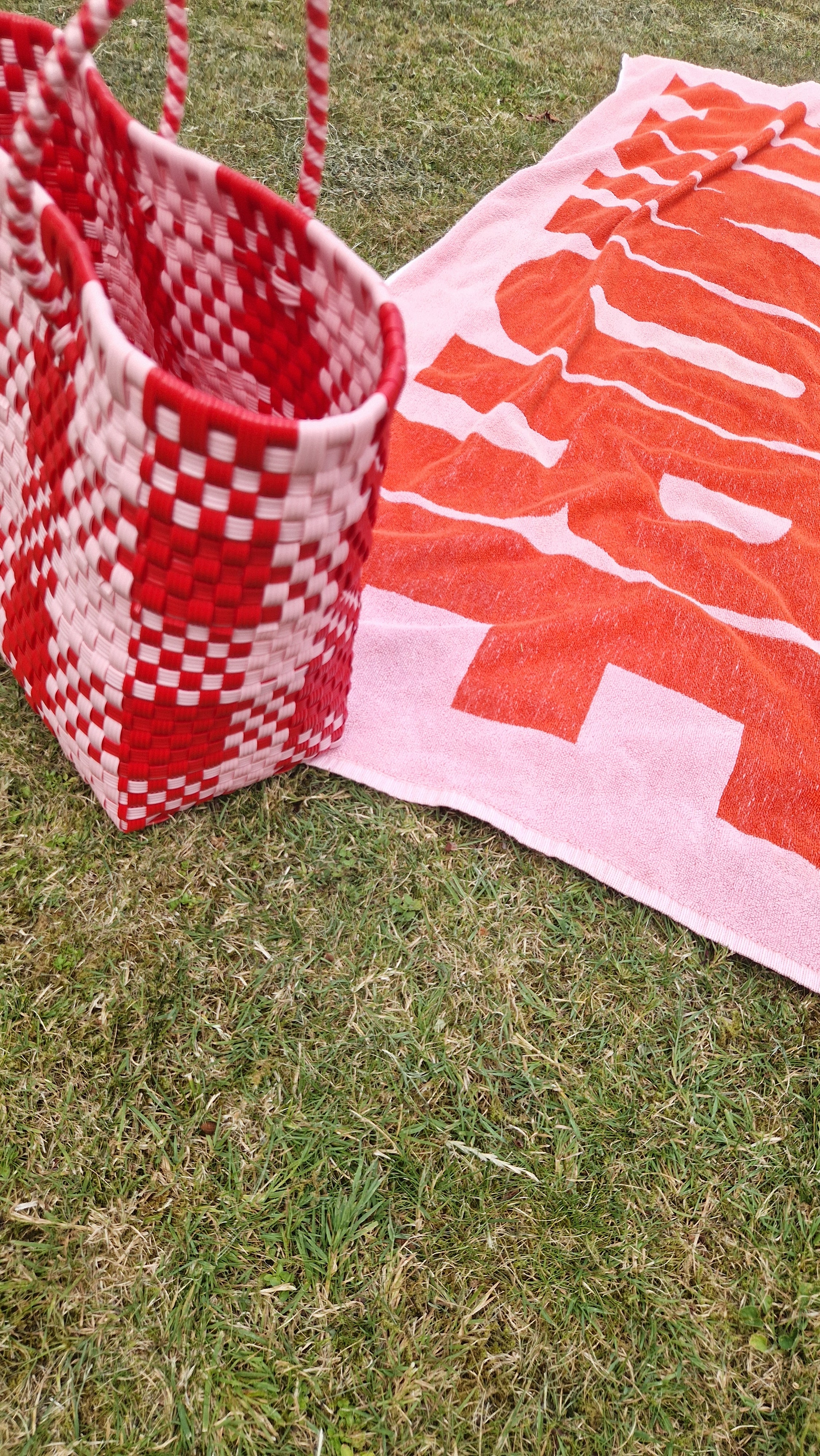 Alma Tote Mediana Plaid Red