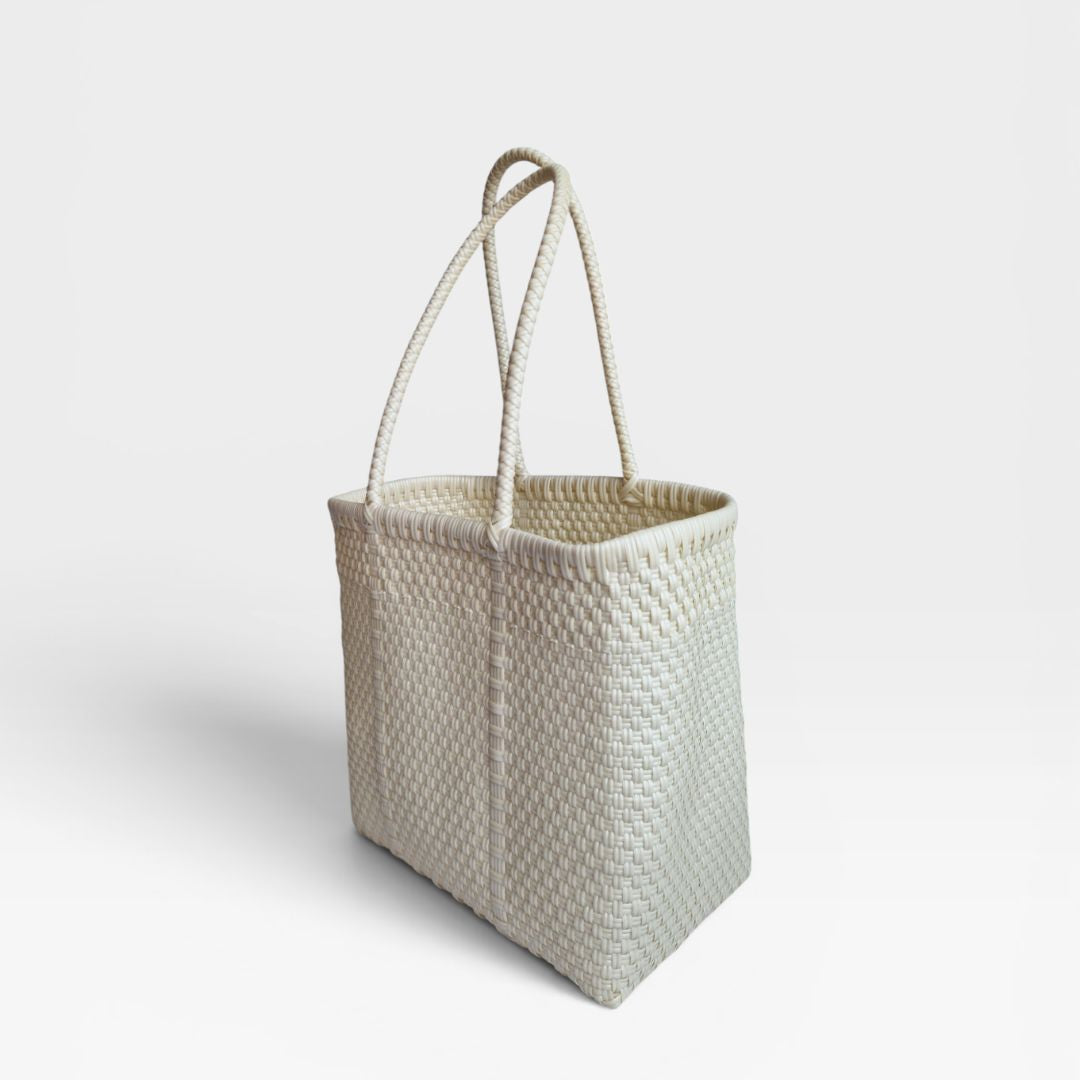 Alma Chica Pearl White