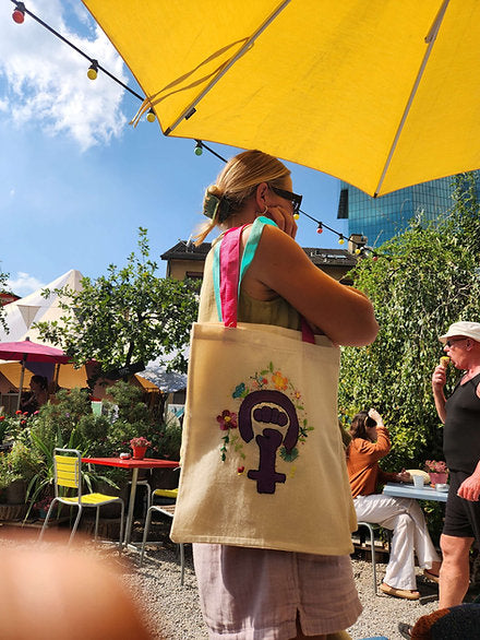 Kotty Embroidery Art Tote Bag - Colectiva Feminista