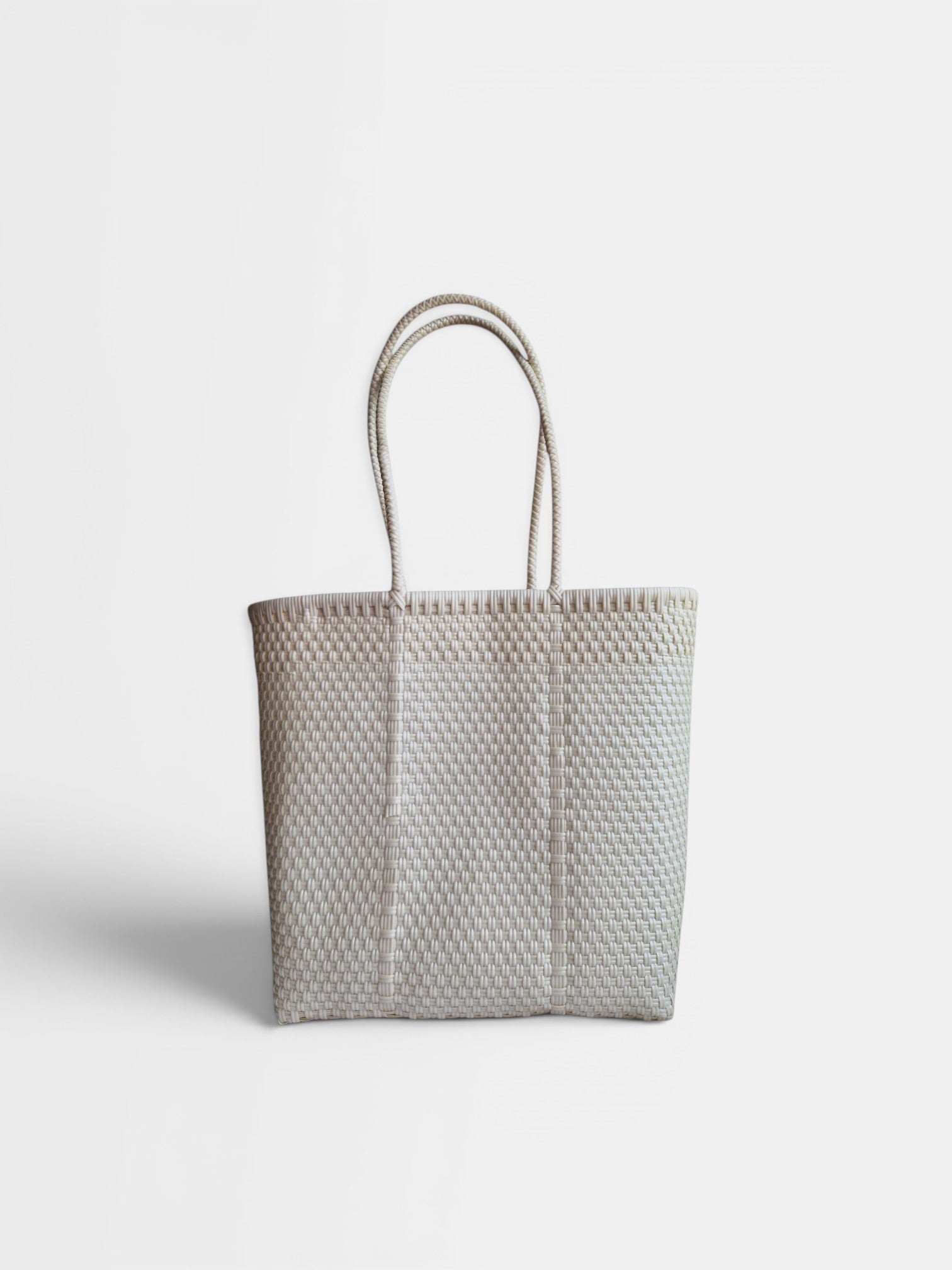 Alma Tote Mediana Pearl White